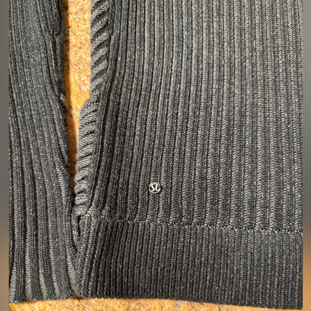 Lululemon athletica Black & Grey Ribbed Women's Hooded Full-Zip Sweater - Picture 9 of 15